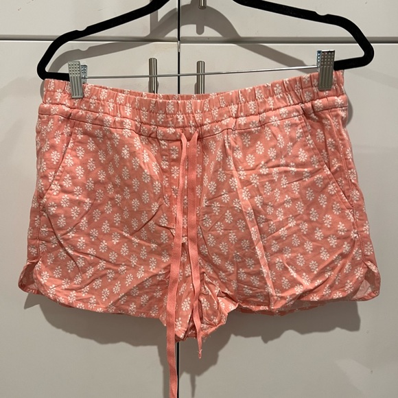 Tulip Cut Shorts with 3” Inseam LOFT - Picture 1 of 8